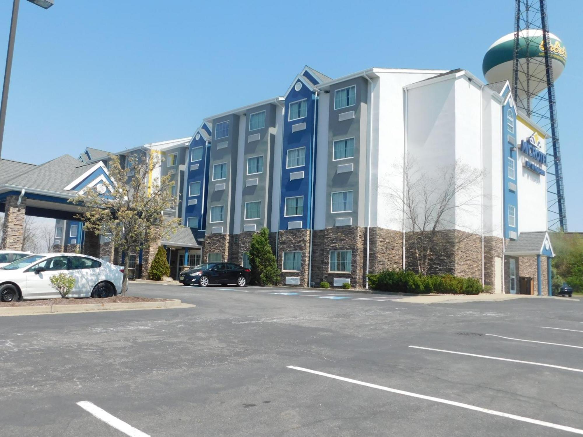 Microtel Inn & Suites By Wyndham Wheeling At The Highlands Triadelphia Екстериор снимка