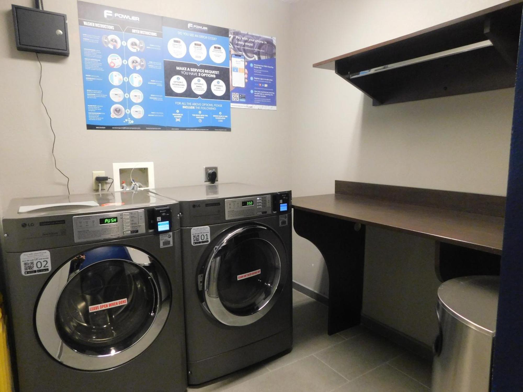 Microtel Inn & Suites By Wyndham Wheeling At The Highlands Triadelphia Екстериор снимка
