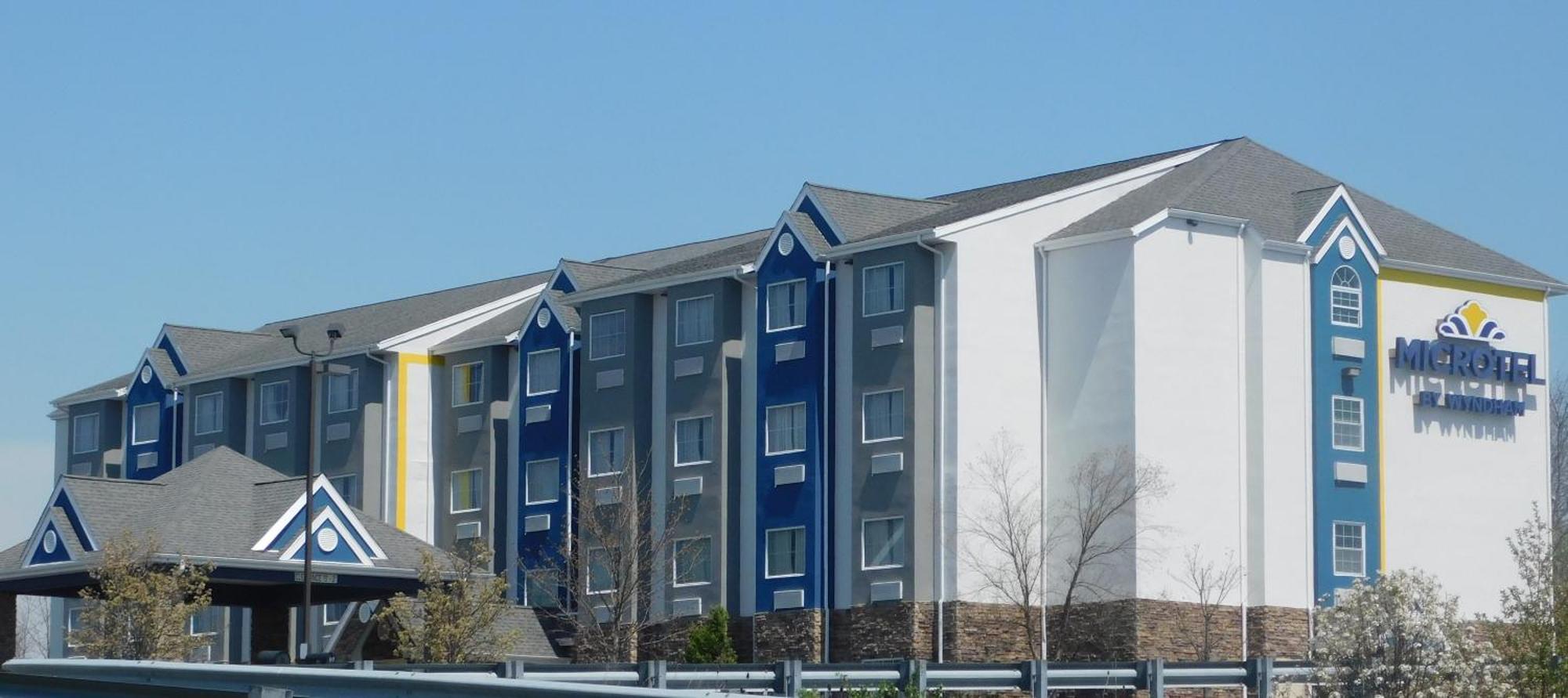 Microtel Inn & Suites By Wyndham Wheeling At The Highlands Triadelphia Екстериор снимка