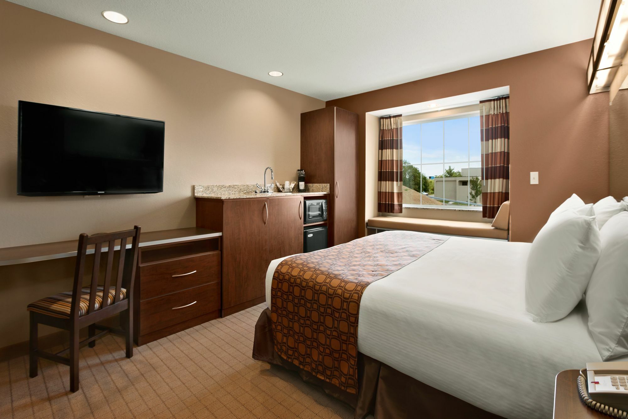 Microtel Inn & Suites By Wyndham Wheeling At The Highlands Triadelphia Екстериор снимка